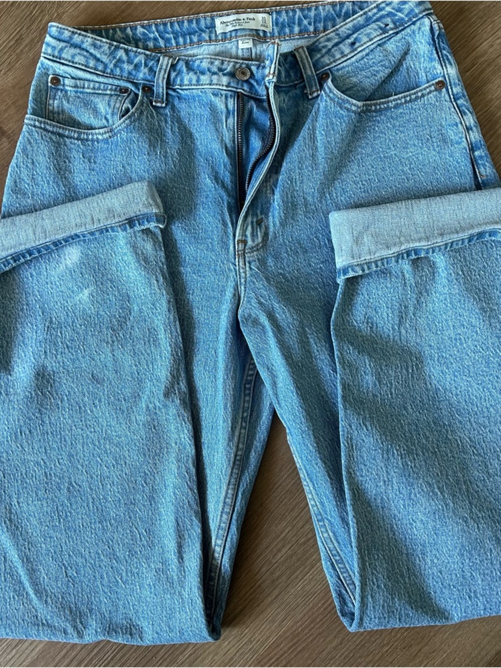 Abercrombie & Fitch 90s Relaxed High Rise Curve Love Jeans - Picture 2 of 4
